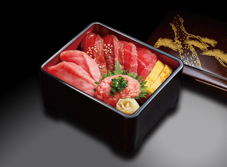 Maguro Mixed Sushi Box  ข้าวหน้ามากุโระรวม