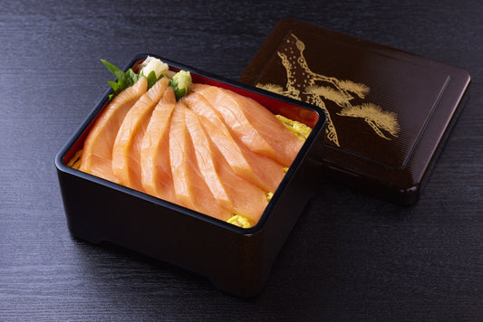 Salmon Sushi Box  ข้าวหน้าแซลมอน